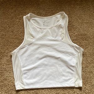 Nike crop work out top
